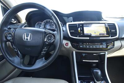 2017 Honda Accord Touring   - Photo 20 - Midway City, CA 92655