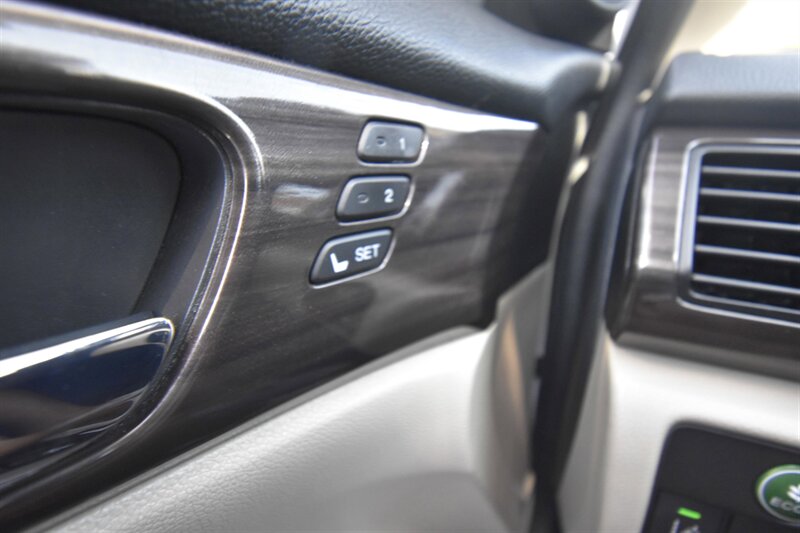 2017 Honda Accord Touring   - Photo 14 - Midway City, CA 92655