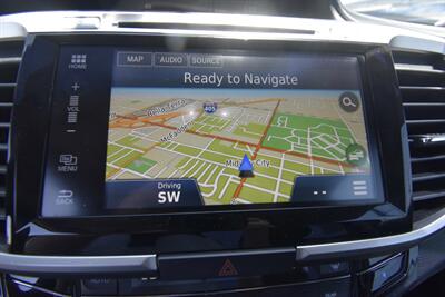 2017 Honda Accord Touring   - Photo 16 - Midway City, CA 92655