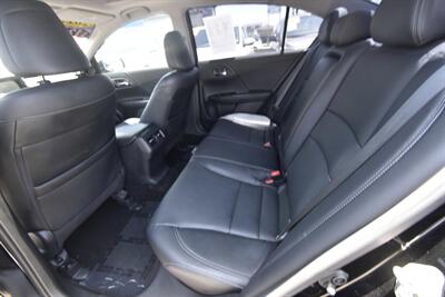 2017 Honda Accord Touring   - Photo 9 - Midway City, CA 92655