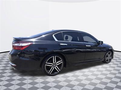 2017 Honda Accord Touring   - Photo 3 - Midway City, CA 92655