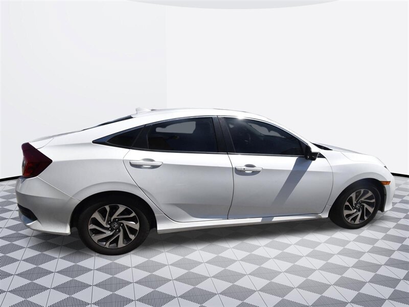 2018 Honda Civic EX   - Photo 6 - Midway City, CA 92655