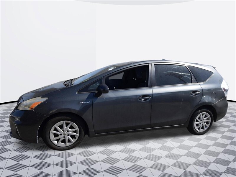 2012 Toyota Prius v Three - Photo 2 - Midway City, CA 92655