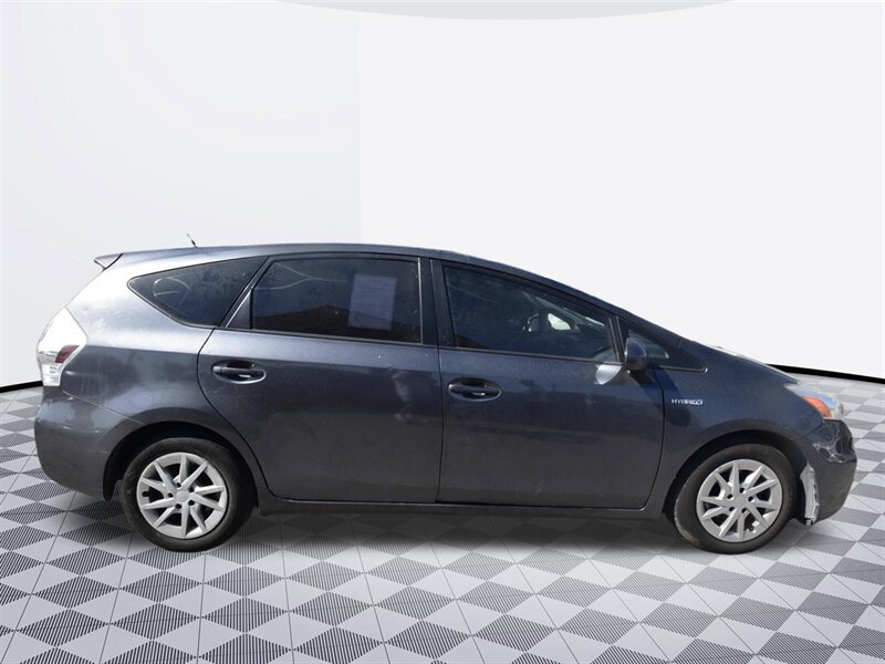 2012 Toyota Prius v Three - Photo 6 - Midway City, CA 92655