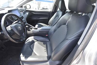 2018 Toyota Camry SE   - Photo 2 - Midway City, CA 92655
