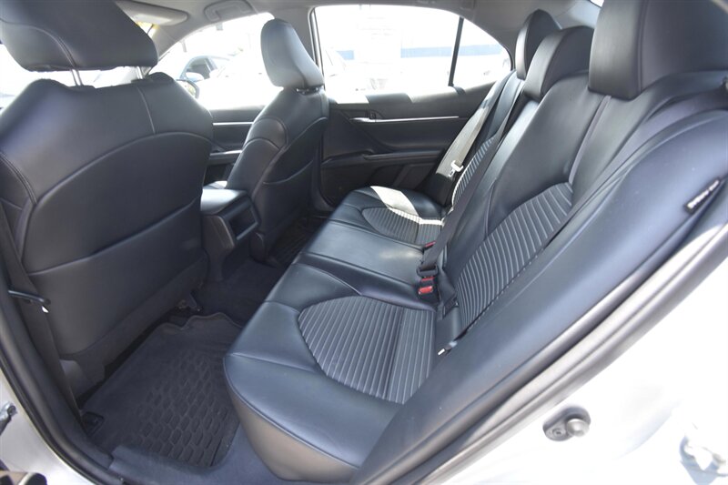 2018 Toyota Camry SE   - Photo 9 - Midway City, CA 92655