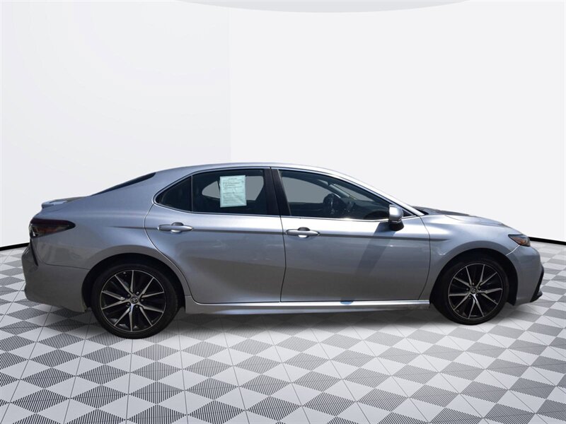 2018 Toyota Camry SE   - Photo 5 - Midway City, CA 92655