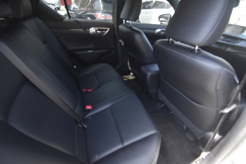 2015 Lexus CT 200h Hybrid   - Photo 11 - Midway City, CA 92655