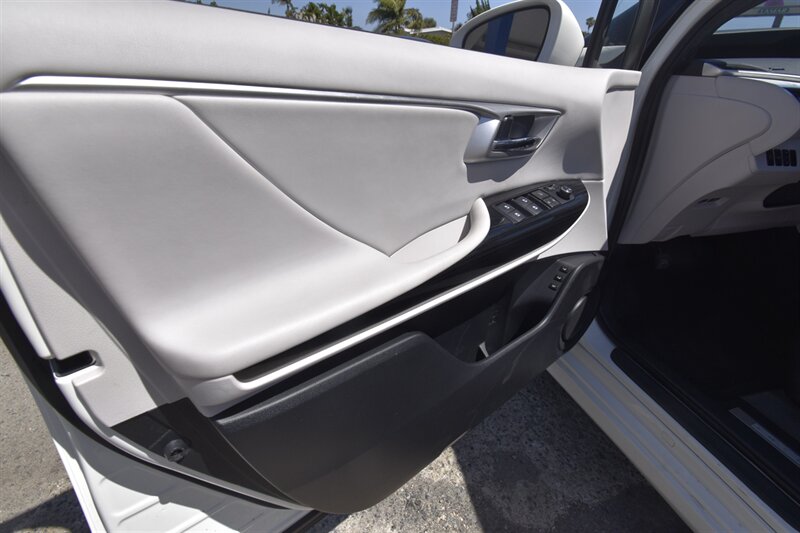 2019 Toyota Mirai - Photo 33 - Midway City, CA 92655