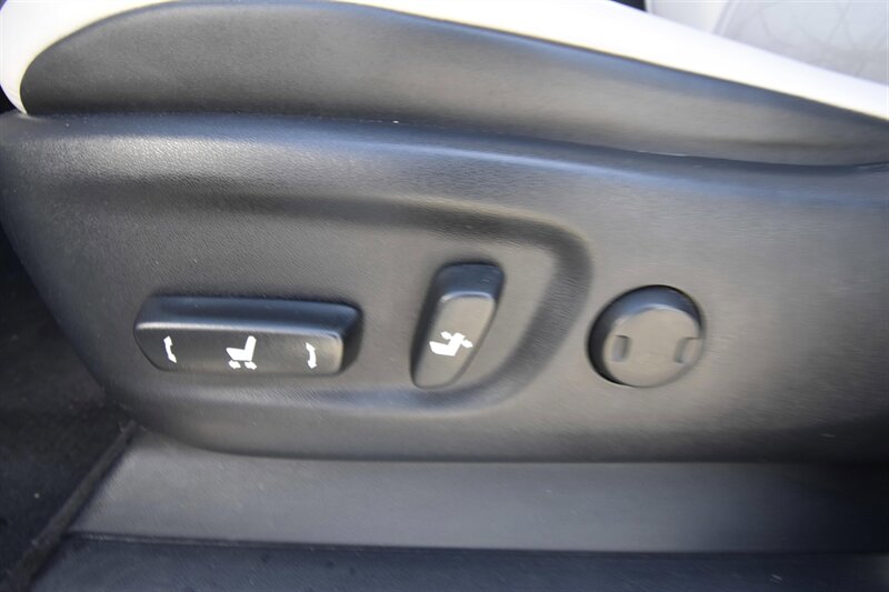 2019 Toyota Mirai - Photo 17 - Midway City, CA 92655
