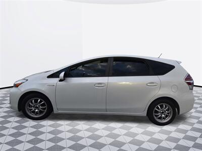 2016 Toyota Prius v Two   - Photo 4 - Midway City, CA 92655