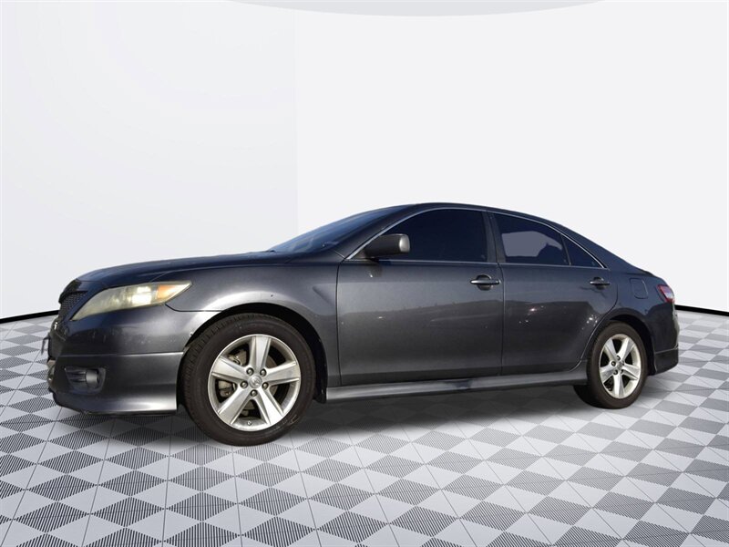 2011 Toyota Camry SE   - Photo 4 - Midway City, CA 92655