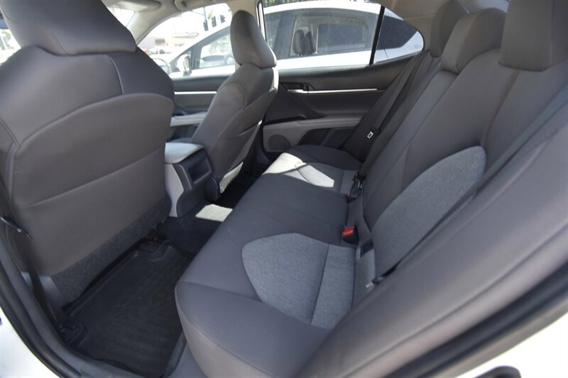 2019 Toyota Camry LE   - Photo 9 - Midway City, CA 92655
