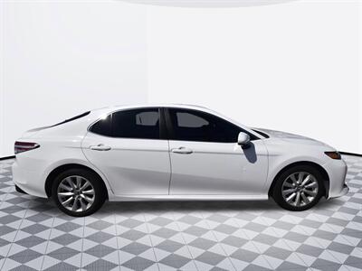 2019 Toyota Camry LE   - Photo 3 - Midway City, CA 92655