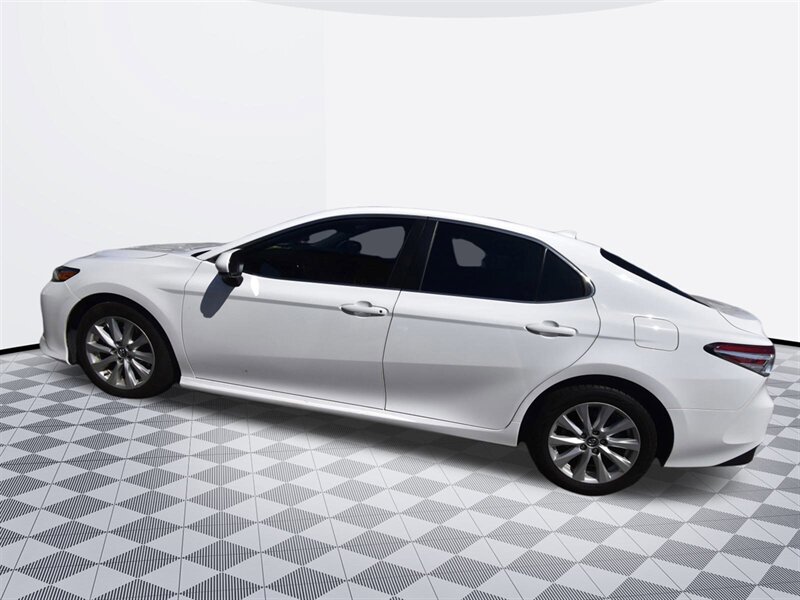 2019 Toyota Camry LE   - Photo 6 - Midway City, CA 92655