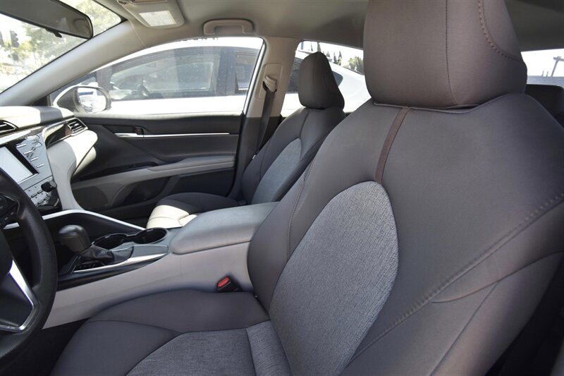 2019 Toyota Camry LE   - Photo 8 - Midway City, CA 92655