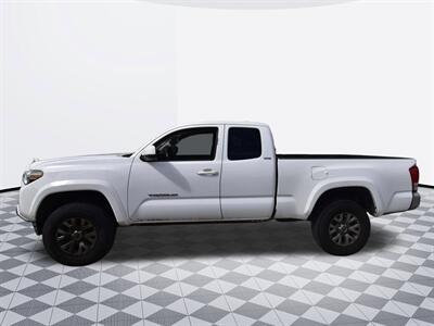 2016 Toyota Tacoma SR5 V6   - Photo 2 - Midway City, CA 92655