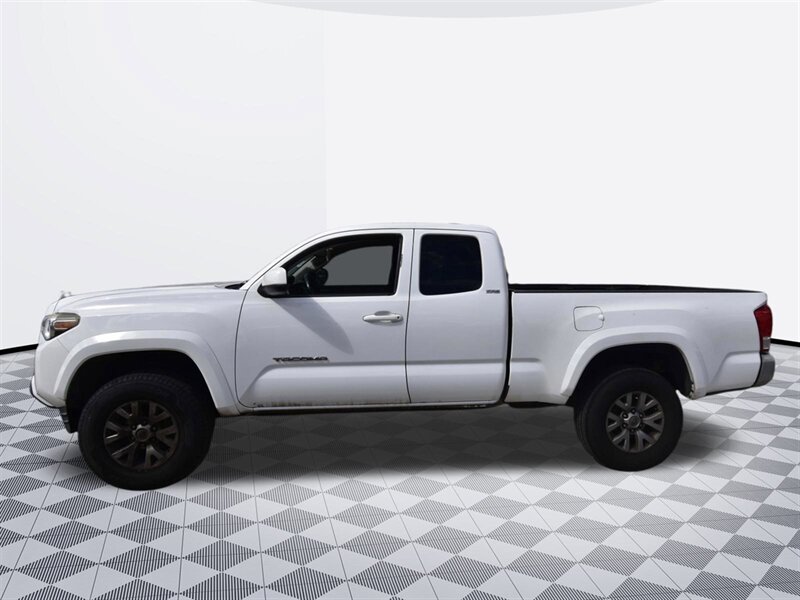 2016 Toyota Tacoma SR5 V6   - Photo 2 - Midway City, CA 92655