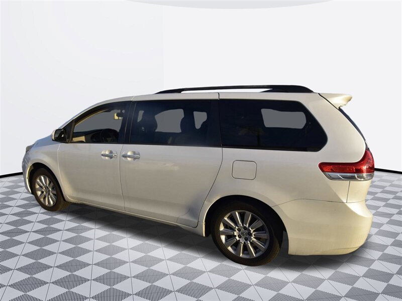 2013 Toyota Sienna Limited*AWD*NAVIGATION*TV/DVD   - Photo 2 - Midway City, CA 92655