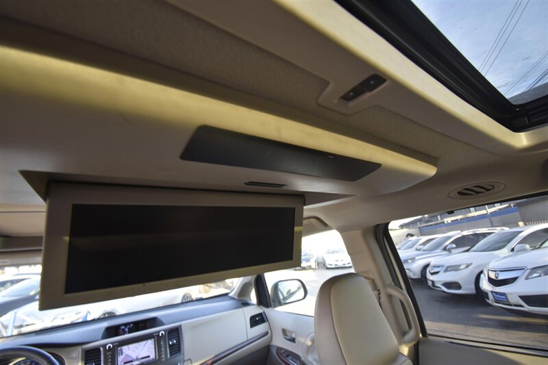 2013 Toyota Sienna Limited*AWD*NAVIGATION*TV/DVD   - Photo 13 - Midway City, CA 92655