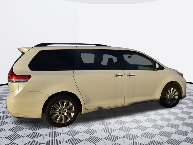 2013 Toyota Sienna Limited*AWD*NAVIGATION*TV/DVD   - Photo 4 - Midway City, CA 92655