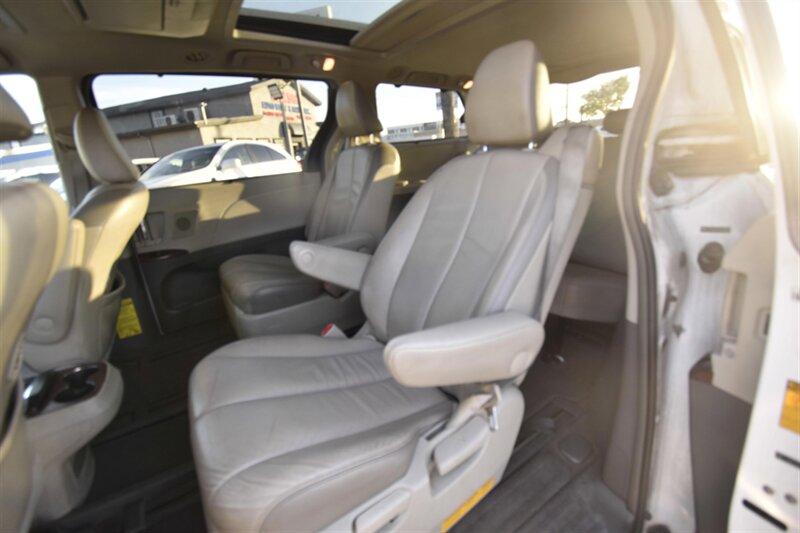 2013 Toyota Sienna Limited*AWD*NAVIGATION*TV/DVD   - Photo 8 - Midway City, CA 92655