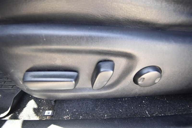 2016 Toyota RAV4 SE   - Photo 8 - Midway City, CA 92655