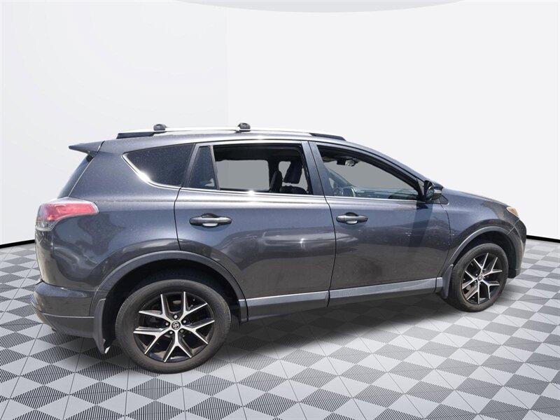 2016 Toyota RAV4 SE   - Photo 2 - Midway City, CA 92655