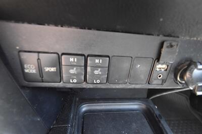 2016 Toyota RAV4 SE   - Photo 11 - Midway City, CA 92655