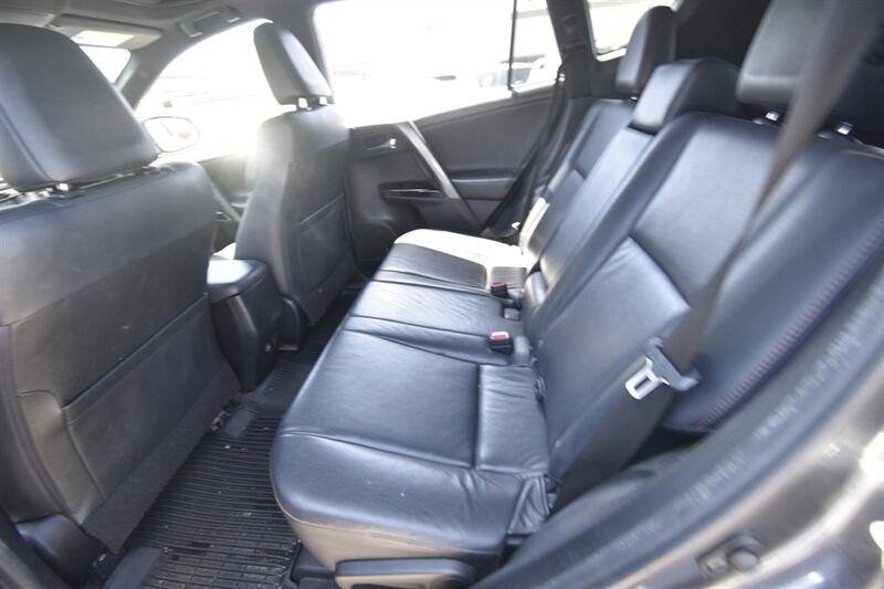 2016 Toyota RAV4 SE   - Photo 9 - Midway City, CA 92655