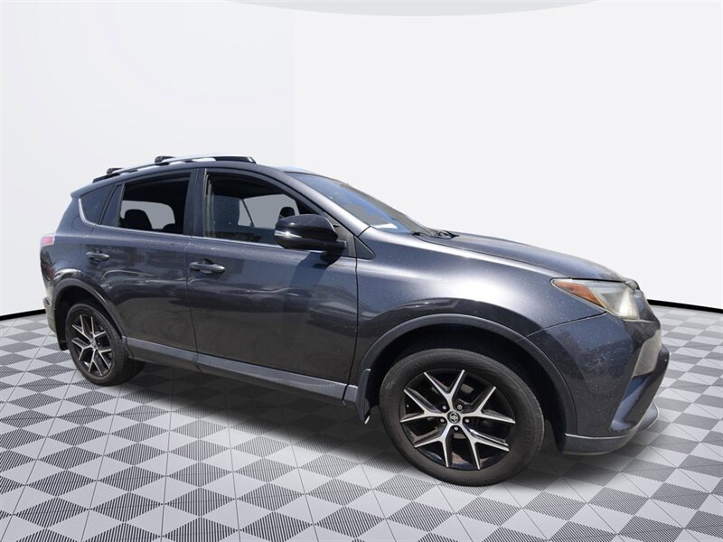 2016 Toyota RAV4 SE   - Photo 4 - Midway City, CA 92655