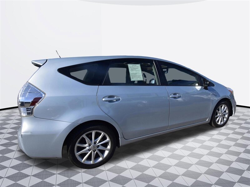 2014 Toyota Prius v Five - Photo 5 - Midway City, CA 92655