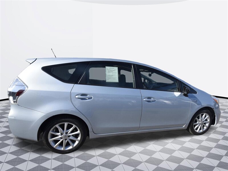 2014 Toyota Prius v Five - Photo 7 - Midway City, CA 92655