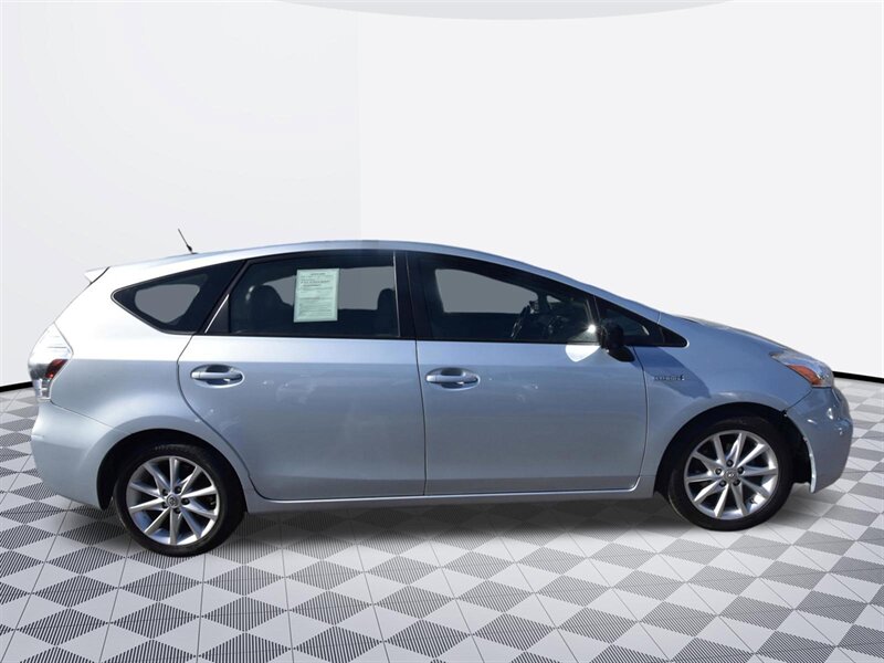2014 Toyota Prius v Five - Photo 6 - Midway City, CA 92655
