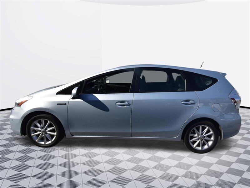 2014 Toyota Prius v Five - Photo 4 - Midway City, CA 92655