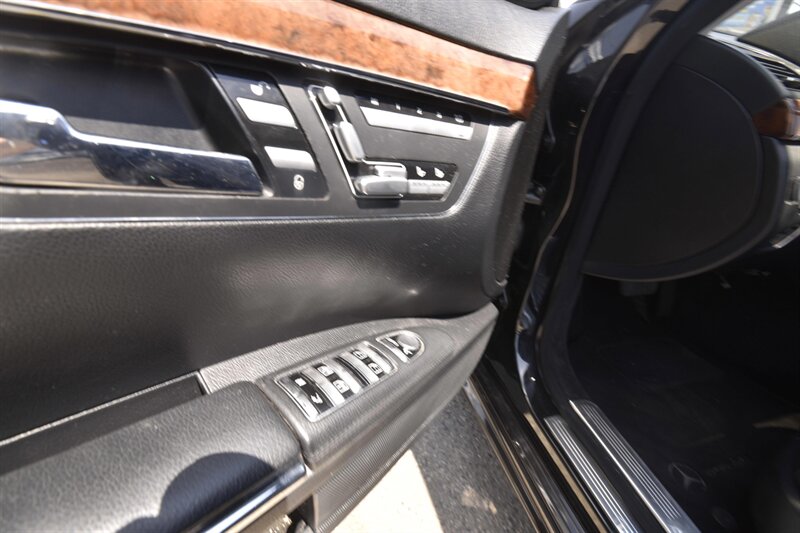 2007 Mercedes-Benz 5.5L V8 - Photo 12 - Midway City, CA 92655