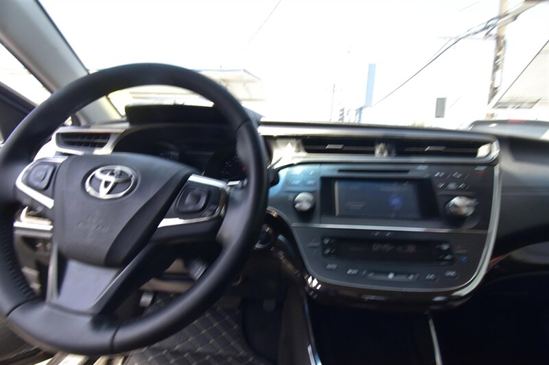 2015 Toyota Avalon XLE Premium   - Photo 8 - Midway City, CA 92655