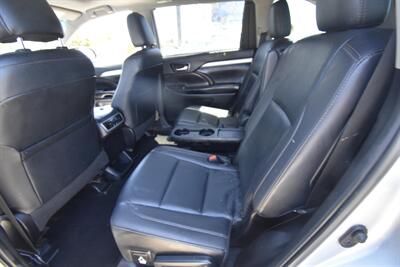 2019 Toyota Highlander XLE - Photo 10 - Midway City, CA 92655