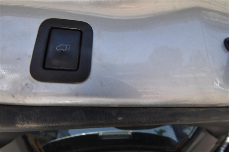 2019 Toyota Highlander XLE - Photo 17 - Midway City, CA 92655
