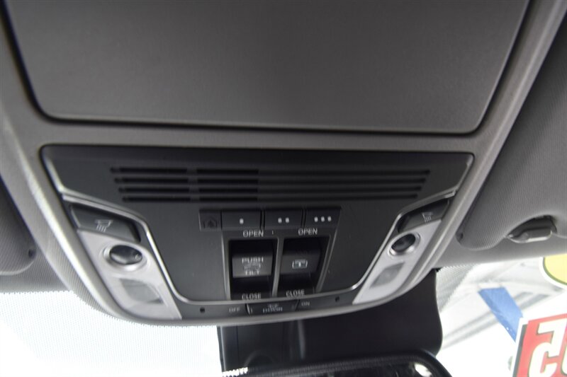 2017 Honda Pilot Elite   - Photo 20 - Midway City, CA 92655