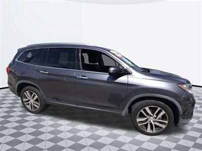 2017 Honda Pilot Elite   - Photo 3 - Midway City, CA 92655