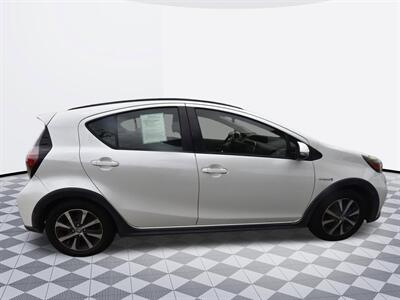 2019 Toyota Prius c Technology - Photo 5 - Midway City, CA 92655