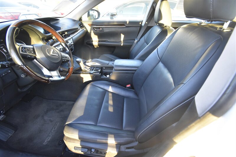 2017 Lexus ES 300h ES 300h   - Photo 9 - Midway City, CA 92655