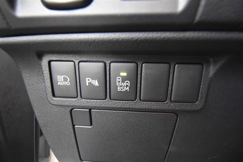 2017 Lexus ES 300h ES 300h   - Photo 15 - Midway City, CA 92655