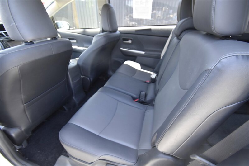 2014 Toyota Prius v Five   - Photo 9 - Midway City, CA 92655