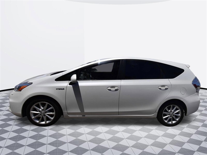 2014 Toyota Prius v Five   - Photo 4 - Midway City, CA 92655