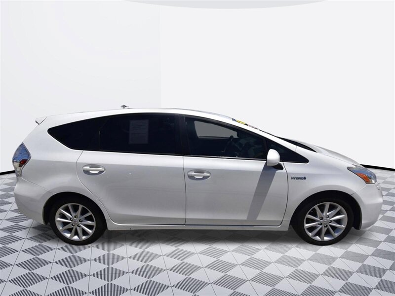2014 Toyota Prius v Five   - Photo 5 - Midway City, CA 92655