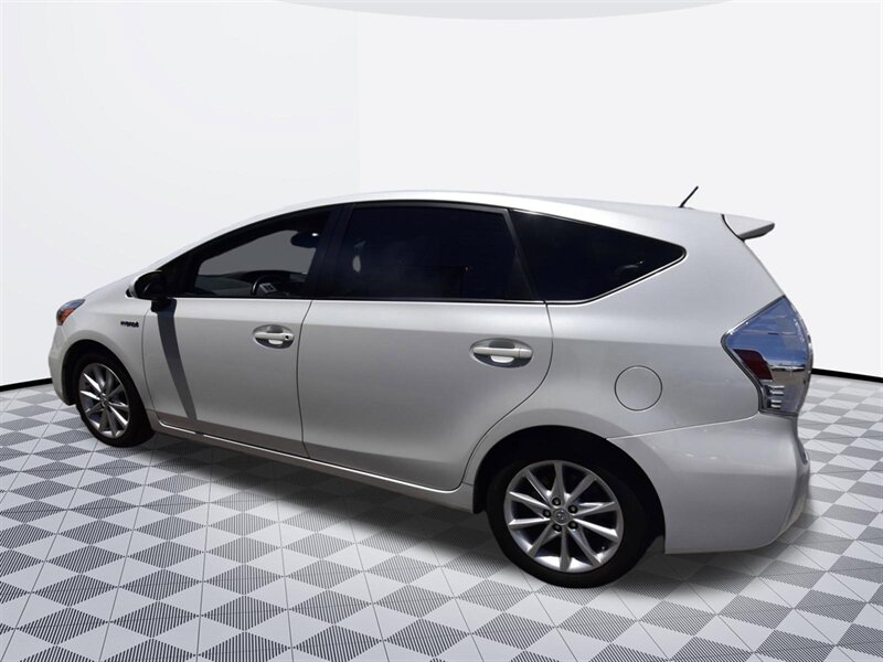 2014 Toyota Prius v Five   - Photo 6 - Midway City, CA 92655