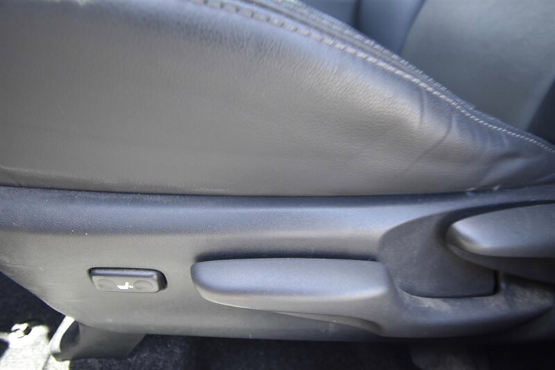 2014 Toyota Prius v Five   - Photo 11 - Midway City, CA 92655