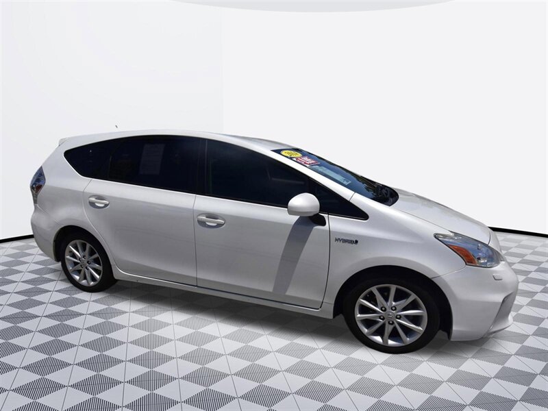 2014 Toyota Prius v Five   - Photo 3 - Midway City, CA 92655